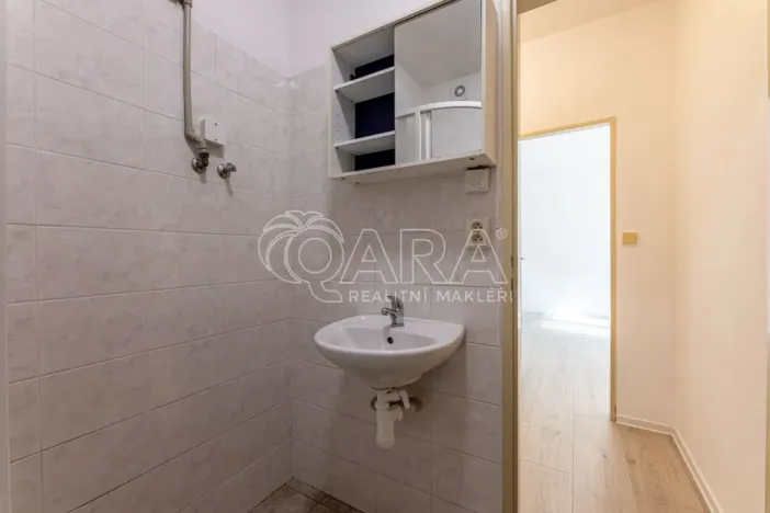 Pronájem bytu 1+kk, Praha - Vinohrady, 24 m2