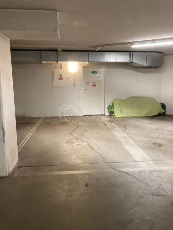 Pronájem garáže, Praha - Záběhlice, U Zahradního města, 13 m2