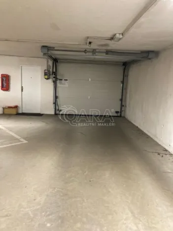 Pronájem garáže, Praha - Záběhlice, U Zahradního města, 13 m2