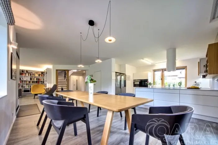 Prodej rodinného domu, Babice, Lomená, 293 m2