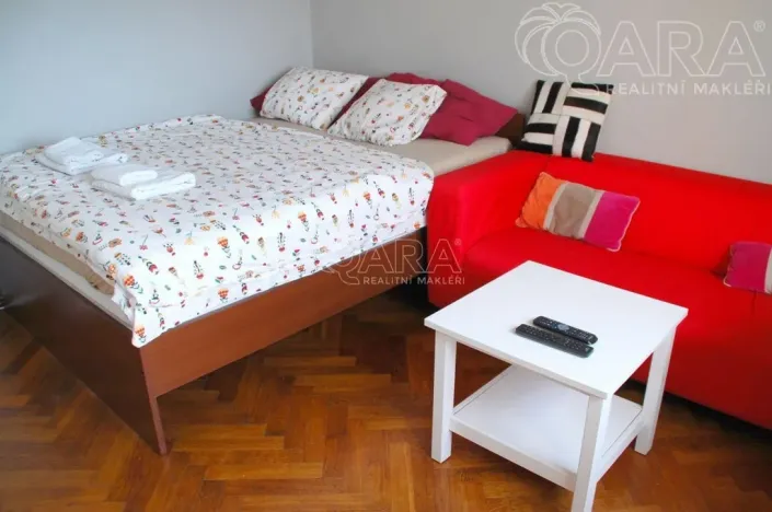 Pronájem bytu 1+1, Praha - Staré Město, Melantrichova, 34 m2