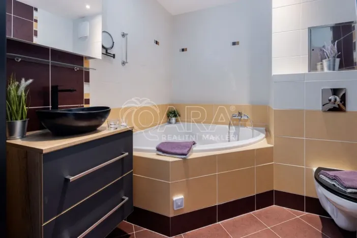 Prodej bytu 2+kk, Praha - Pitkovice, Májovková, 67 m2