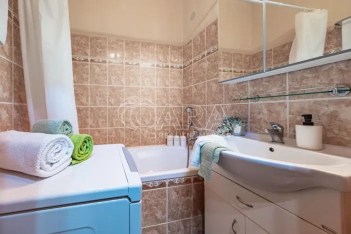 Prodej bytu 2+1, Unhošť, Komenského, 52 m2