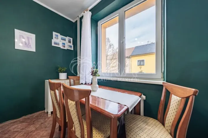 Prodej bytu 2+1, Unhošť, Komenského, 52 m2