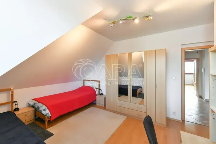 Prodej bytu 3+1, Jesenice, Platanová, 84 m2