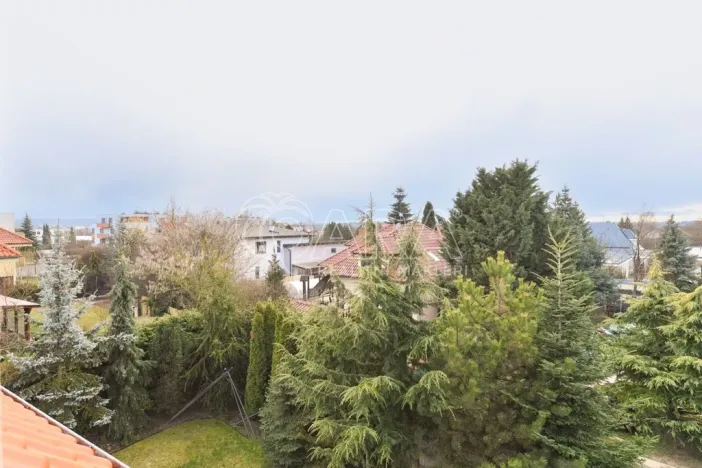 Prodej bytu 3+1, Jesenice, Platanová, 84 m2