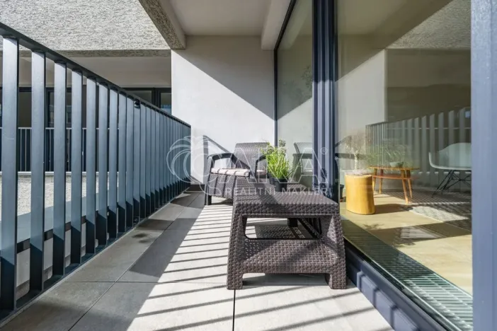 Pronájem bytu 1+kk, Praha - Hloubětín, Poděbradská, 39 m2