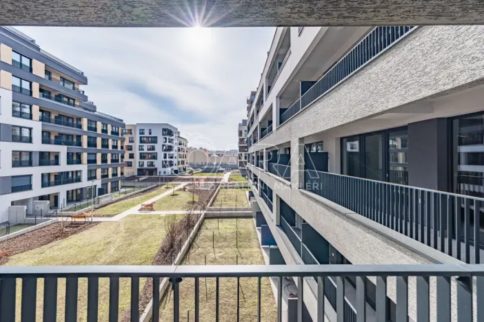 Pronájem bytu 1+kk, Praha - Hloubětín, Poděbradská, 39 m2