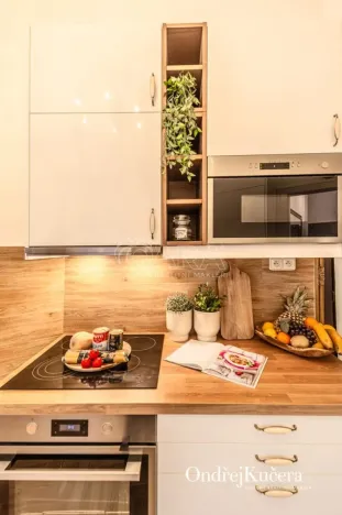 Prodej bytu 2+1, Praha - Smíchov, Janáčkovo nábřeží, 65 m2