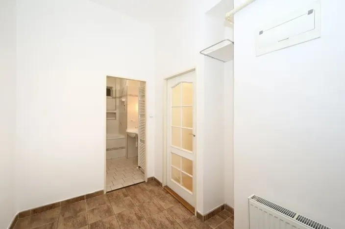 Pronájem bytu 1+kk, Praha - Holešovice, Janovského, 50 m2