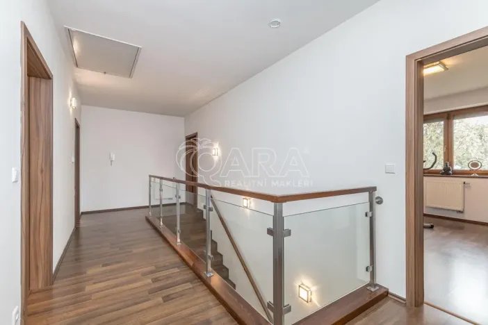 Prodej rodinného domu, Zbuzany, Lomená, 162 m2