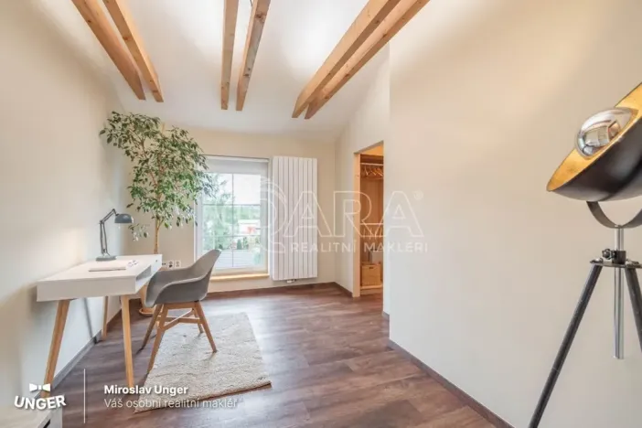 Prodej rodinného domu, Loděnice, 192 m2