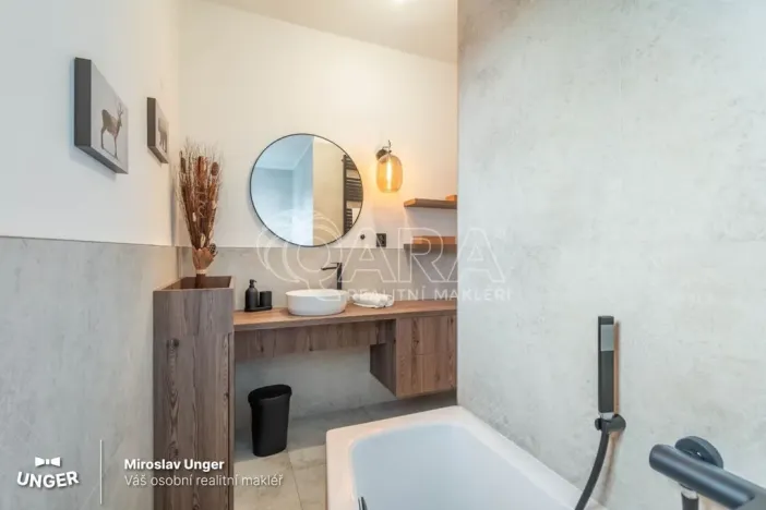 Prodej rodinného domu, Loděnice, 192 m2