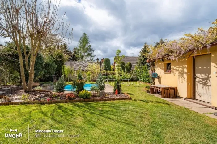 Prodej rodinného domu, Loděnice, 192 m2