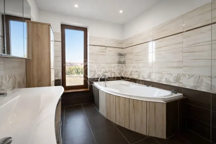 Pronájem rodinného domu, Troubsko, Sadová, 277 m2