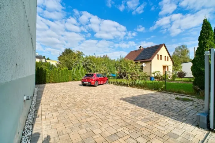 Prodej obchodního prostoru, Ostrava - Svinov, Bílovecká, 94 m2