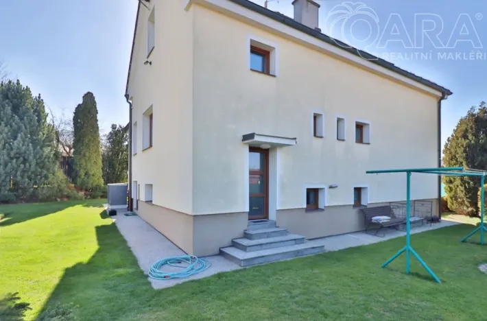 Prodej rodinného domu, Statenice - Černý Vůl, Kralupská, 210 m2