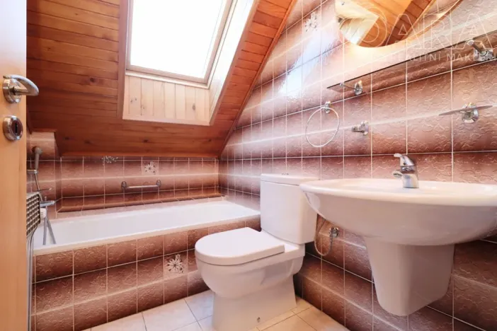 Prodej rodinného domu, Statenice - Černý Vůl, Kralupská, 210 m2