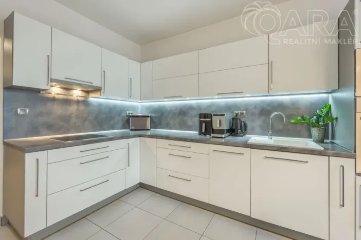 Pronájem bytu 3+1, Praha - Strašnice, Průběžná, 78 m2