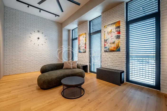 Pronájem bytu 1+kk, Praha - Holešovice, Tusarova, 53 m2