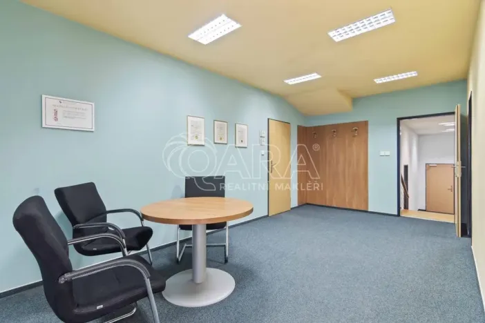 Prodej kanceláře, Praha - Petrovice, Novopetrovická, 1433 m2