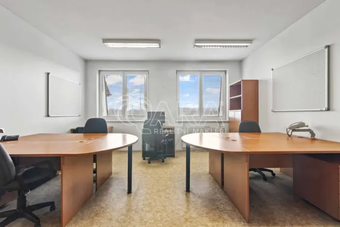 Prodej kanceláře, Praha - Petrovice, Novopetrovická, 1433 m2