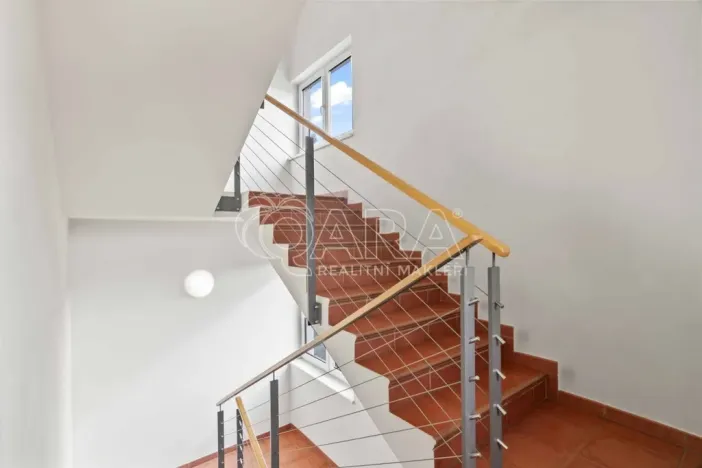 Prodej kanceláře, Praha - Petrovice, Novopetrovická, 1433 m2