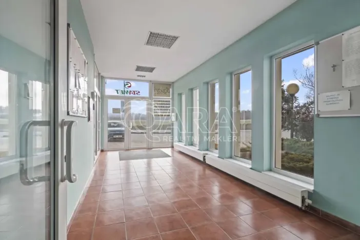 Prodej kanceláře, Praha - Petrovice, Novopetrovická, 1433 m2