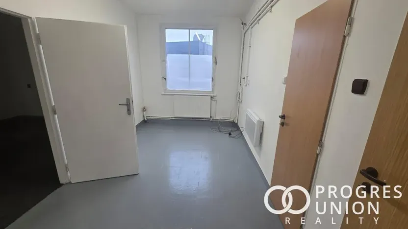 Pronájem obchodního prostoru, Rožnov pod Radhoštěm, 100 m2