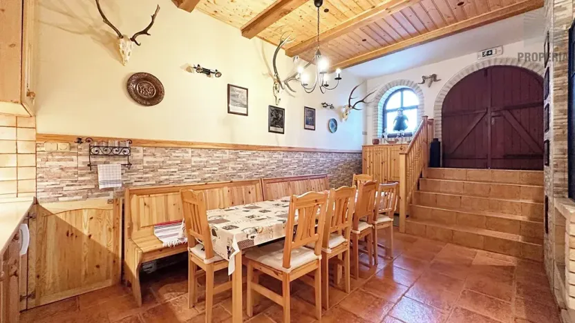 Prodej apartmánu, Strachotín, Sklepní, 285 m2