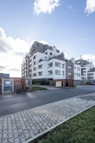 Pronájem bytu 2+kk, Praha - Dolní Měcholupy, Honzíkova, 60 m2