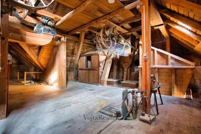 Prodej výrobních prostor, Tršice, 1544 m2