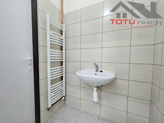 Pronájem komerční nemovitosti, Jaroměř, Husova, 36 m2