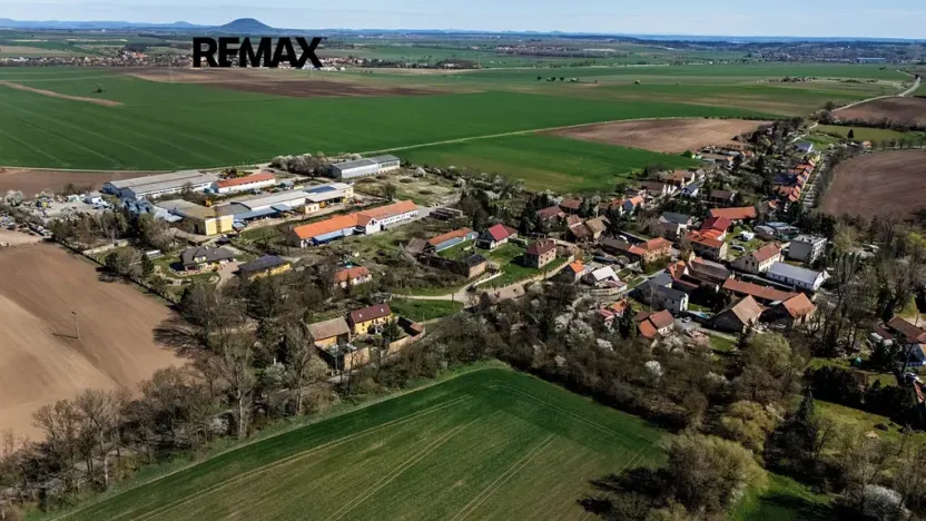 Prodej rodinného domu, Černuc, 330 m2