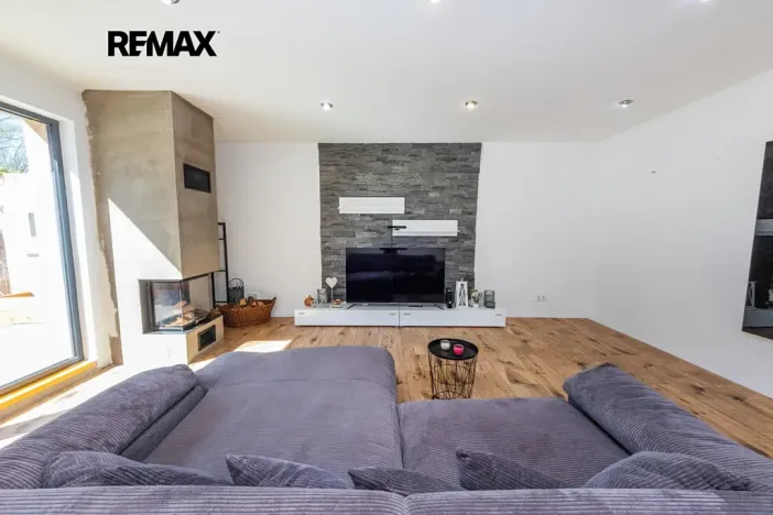 Prodej rodinného domu, Černuc, 330 m2