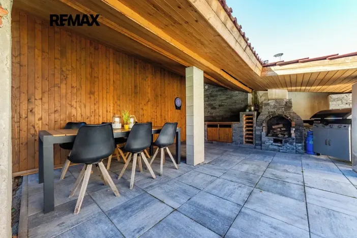 Prodej rodinného domu, Černuc, 330 m2