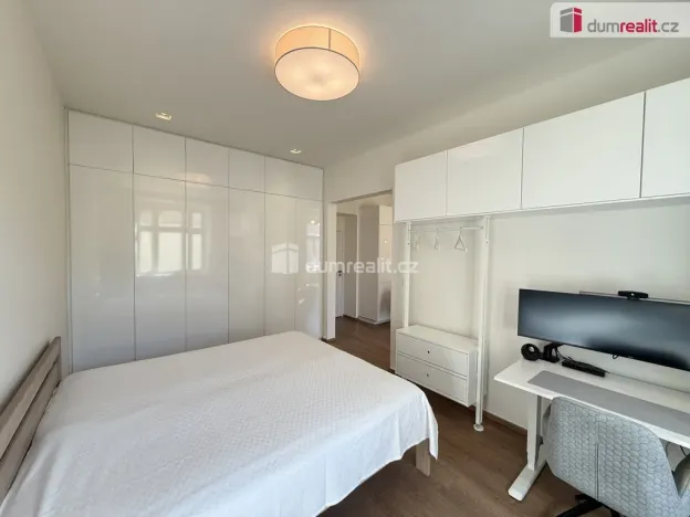 Pronájem bytu 2+kk, Praha - Košíře, Brožíkova, 47 m2