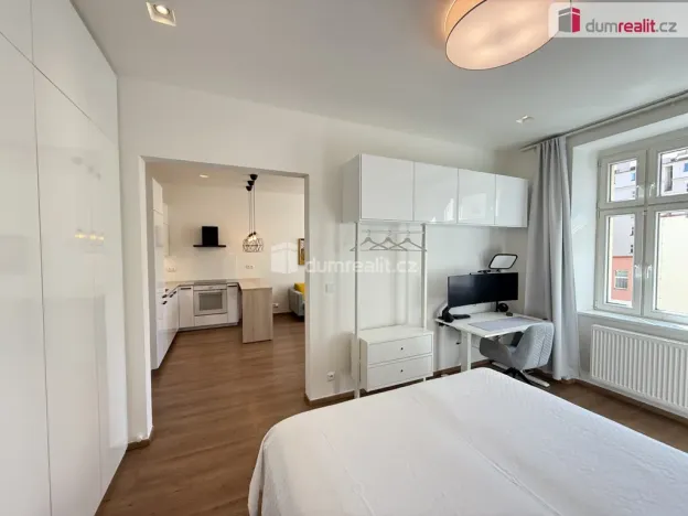 Pronájem bytu 2+kk, Praha - Košíře, Brožíkova, 47 m2