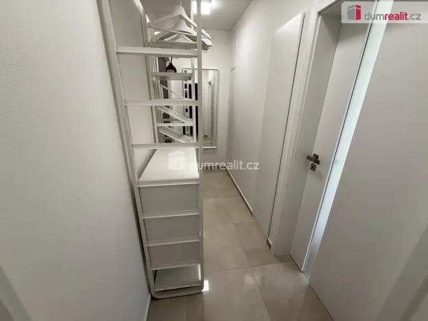 Pronájem bytu 2+kk, Praha - Košíře, Brožíkova, 47 m2