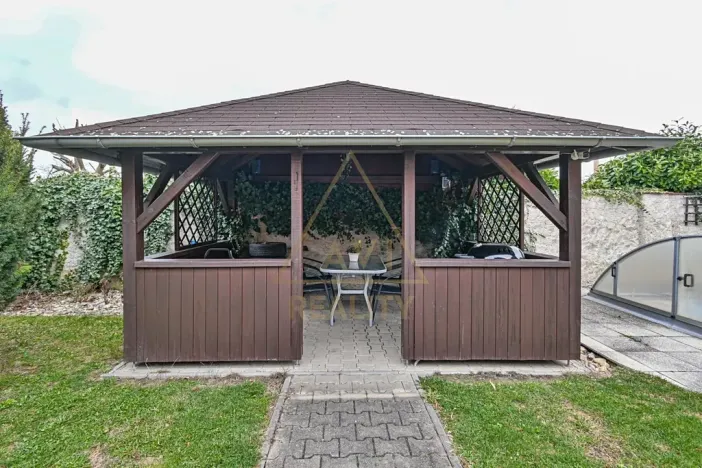 Prodej rodinného domu, Hřebeč, nám. Draha, 150 m2