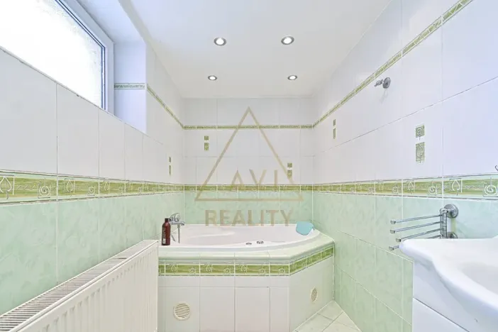 Prodej rodinného domu, Hřebeč, nám. Draha, 150 m2