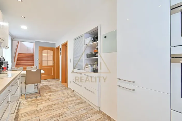 Prodej rodinného domu, Hřebeč, nám. Draha, 150 m2