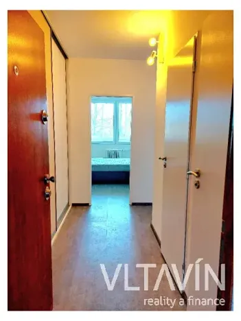 Pronájem bytu 2+kk, Praha - Kobylisy, Mirovická, 40 m2