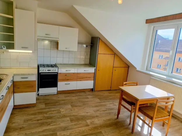 Pronájem bytu 3+1, České Budějovice - České Budějovice 3, Pražská tř., 94 m2