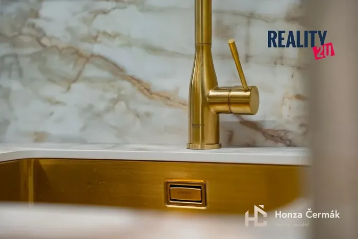 Pronájem bytu 1+kk, Brno, třída Generála Píky, 42 m2