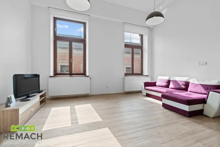 Pronájem bytu 1+kk, Uherské Hradiště, Prostřední, 47 m2