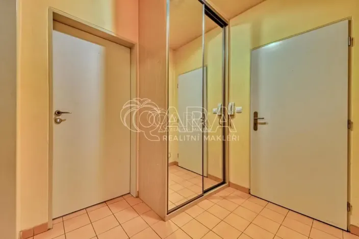 Pronájem bytu 1+kk, Praha - Uhříněves, Karla Zicha, 33 m2