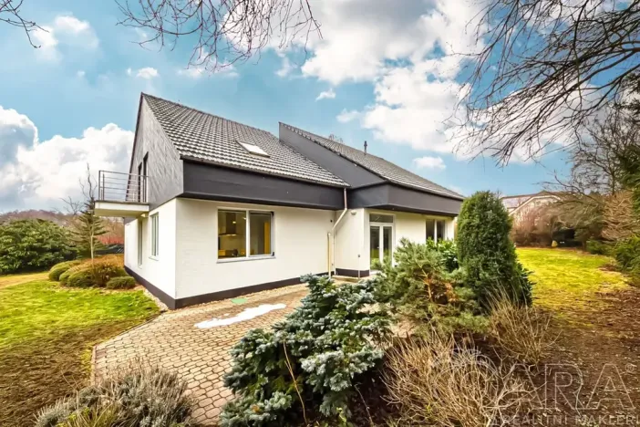 Pronájem rodinného domu, Dolní Břežany, V Úvozu, 380 m2