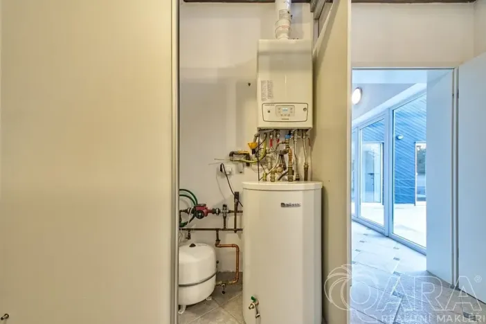 Pronájem rodinného domu, Dolní Břežany, V Úvozu, 380 m2