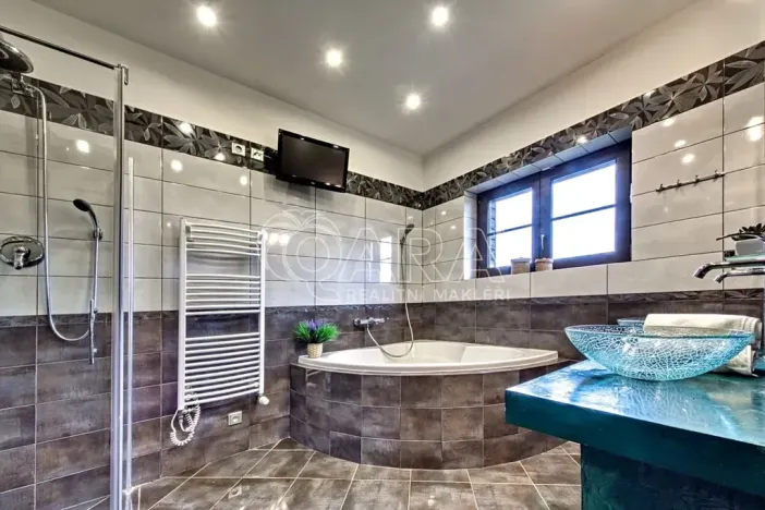 Prodej rodinného domu, Vrchlabí, 429 m2